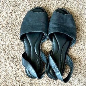 Women’s size 9 black leather Born brand sling back flats